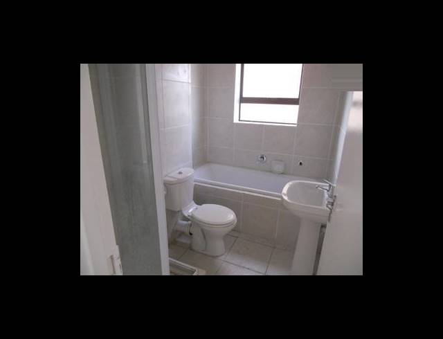 2 bed property to rent in STRAND